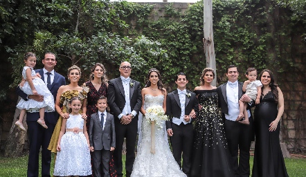  Familia Oliva Anaya, Victoria, Mauricio, Claudia, Roberta, Nuria, Mau, Jaime, Regina, Arturo, Claudia, Jaime, Jaime y Luciana.