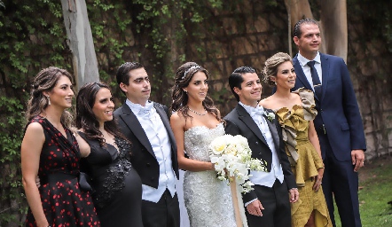  Nuria Oliva, Luciana Rodríguez, Jaime y Regina Oliva, Arturo Hernández, Claudia Oliva y Mauricio Ruiz.