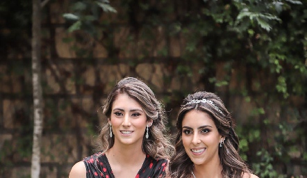  Nuria y Regina Oliva Anaya.