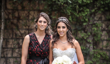  Nuria y Regina Oliva Anaya.