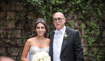  Regina con su papá Jaime Oliva Rubín de Celis.
