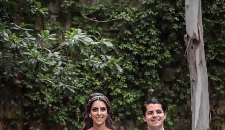  Regina Oliva y Arturo Hernández con sus sobrinos.