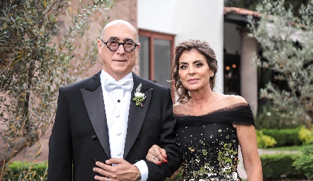  Jaime Oliva y Claudia Anaya de Oliva.