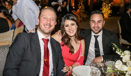  Armando de la Parra, María José Raymond y Yebraham Garay.