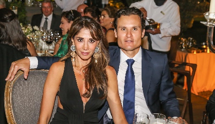  Cecilia de los Santos y Roberto de la Rosa.