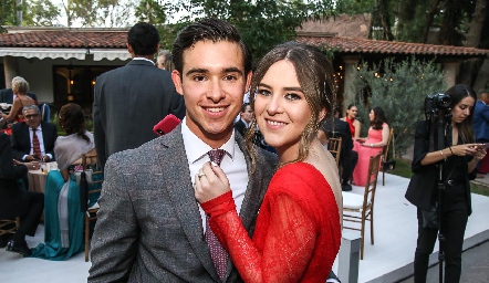  Efrén Alvarado y Mariana Álvarez.