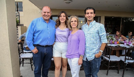  Elías Navarro, Mimí Navarro, Miriam González y Elías Navarro.