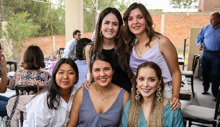  Ana Cifuentes, Diana Villanueva, Paulina Aldrett, Mimí Navarro y Laura Bravo.