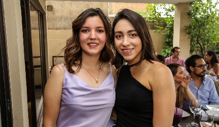  Mimí Navarro y Madeleine Cantú.