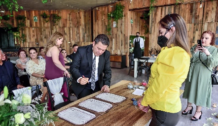 Boda Civil de Ana Cecilia Ortiz y Alejandro Rodríguez.