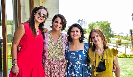  Mayte, María, Carmen y Lourdes.