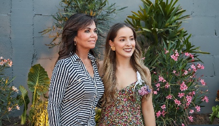  Elsa Tamez con su nuera Lau  Bravo.
