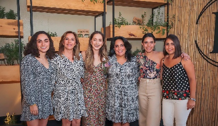   María Bravo, Bety Lavín, Lau Bravo, Laura Rodríguez, Ilse y Bety Lázaro.