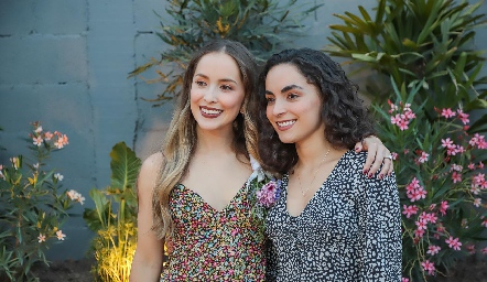   Laura y María Bravo Rodríguez.