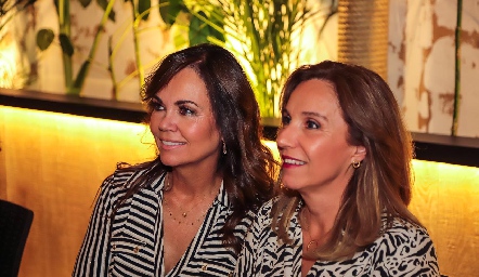   Elsa Tamez y Bety Lavín.