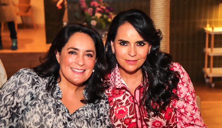  Laura de Bravo y Marily de Tobías.