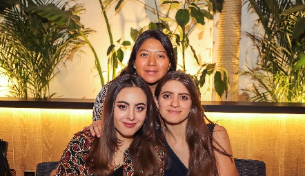  Ana Meche Cifuentes, Paulina Gómez y Paola Gutiérrez.