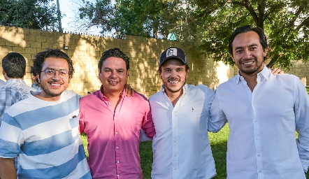  Santiago Pérez, Esteban Meade, Abraham Gallegos y Andrés Urquizar.