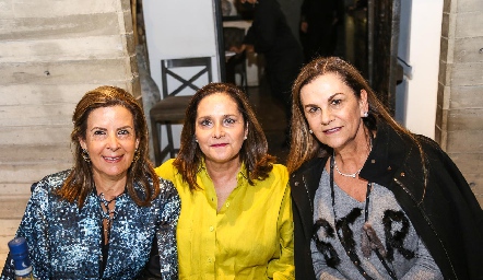  Martha Elena Muñiz, Mary Meade y Raquel Eichelmann.