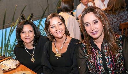  Martha Rangel, Ana Rangel y Beatriz Sánchez.