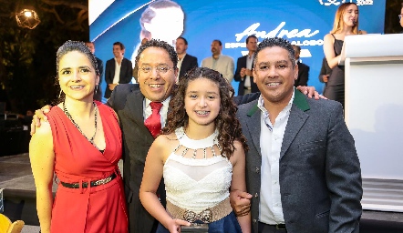  Luz Elena Villalobos, Alberto Espinoza, Andrea Espinoza y José Ángel Aguado.