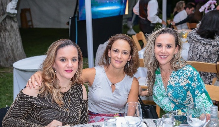  María Elena León, Daniela Coulon y Mari Carmen Ayala.