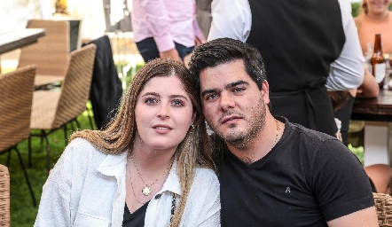  Adriana Zúñiga y Alejandro Pérez.