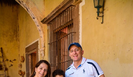 Gaby Suárez, Mau y Mauricio Sarquis.
