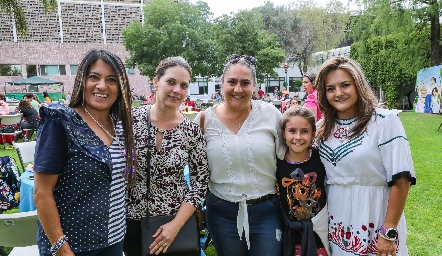  Ana Luisa Martínez, Verónica Montero, Adriana Cifuentes, Ariadna y Cintia Morales.