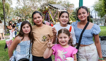  Regina Tapia, Isabela López, Valentina, Regina y Gabriela Chavez.