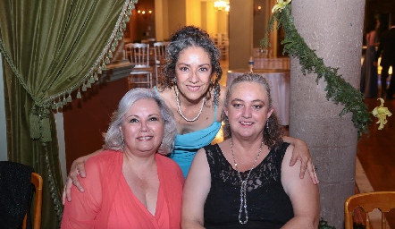  Marisa Flores, Lupita Arsapalo y Patricia Arriaga.