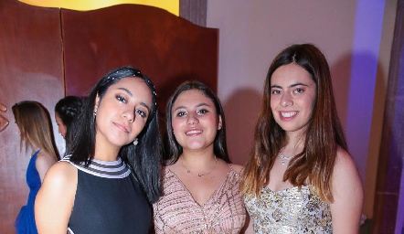  Ana Sofía, Jimena Ramírez y Dani Chemas.