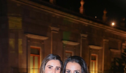  Adriana Revuelta y Lourdes Orozco.