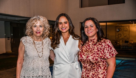  Rita Llamazares, Clau Villasana y Claudia Ávila.