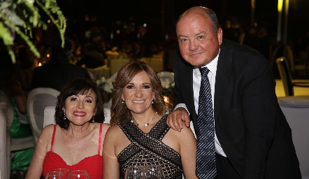 Rosy Reyes, Mariana Díaz y Jaime Rivera.