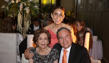  Ana Compeán, Selene Lara y Jaime Rosales.