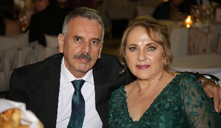  Antonio Medellín y Araceli Robles.