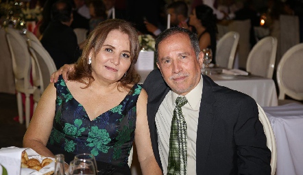  Gabriela Medellín y Jaime Salinas.