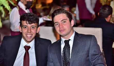 Santiago y Carlos.
