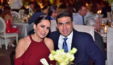 Alma Rosa Méndez y Javier Hernández .