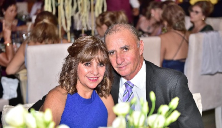 Martha y Ricky Villalba .