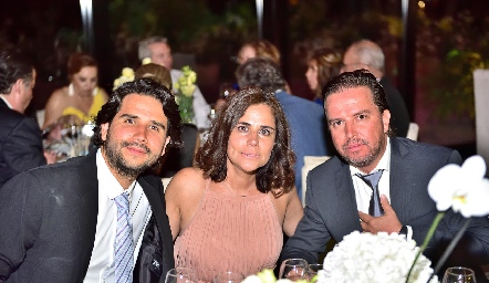 Rodrigo Mercado, Maga Nieto y Roberto Mercado .