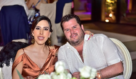 Mariana Tobías y Santiago Meade .