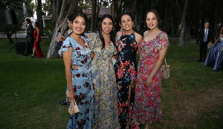  Carla Pineda, Olivia Medellín, Isabel Jasso y Elsa Dahda.