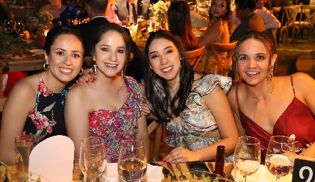  Isabel Jasso, Elsa Garza, Olivia Medellín y María José Mata.