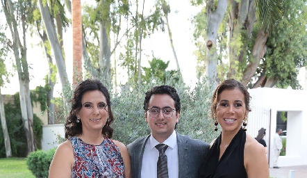  Galia Díaz, Víctor Zepeda y Priscila Rodríguez.