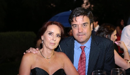  Sandra y Víctor Lomelí.