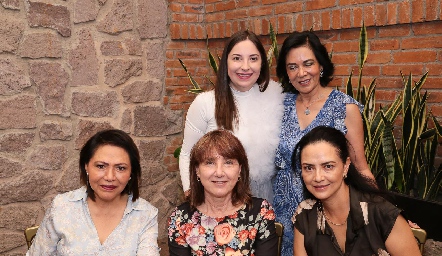  Lourdes Martínez, Edi de Castro, Carla Ruiz, Aurora Pérez y Rosalba Turrubiartes.