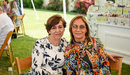  Yolanda García y Silvia García.