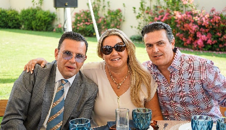 José Tanus, Daniela Benavente y Wicho Fernández.